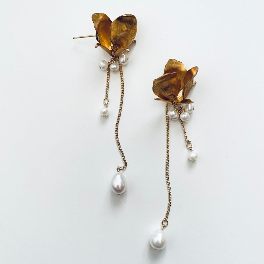 The Chubby Paw Gold Earrings with Dangle – Elegant Pearl Wedding Jewelry