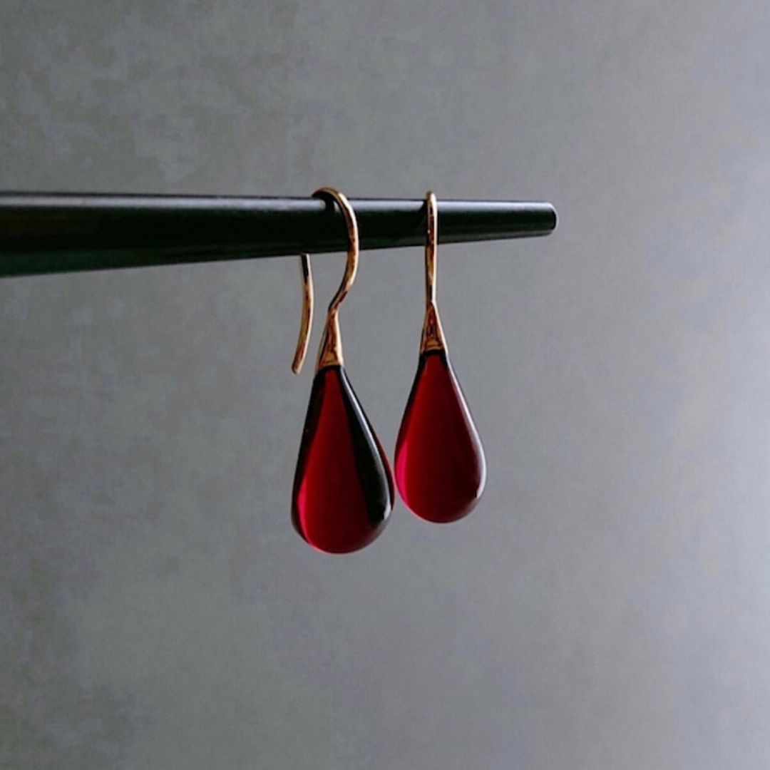 Japan Designer brand Knap handmade jewelry handcrafted teardrop glass stud earrings red..