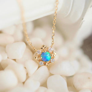 Stunning Antique Opal Round Cluster Diamond 18K Gold pendant necklace