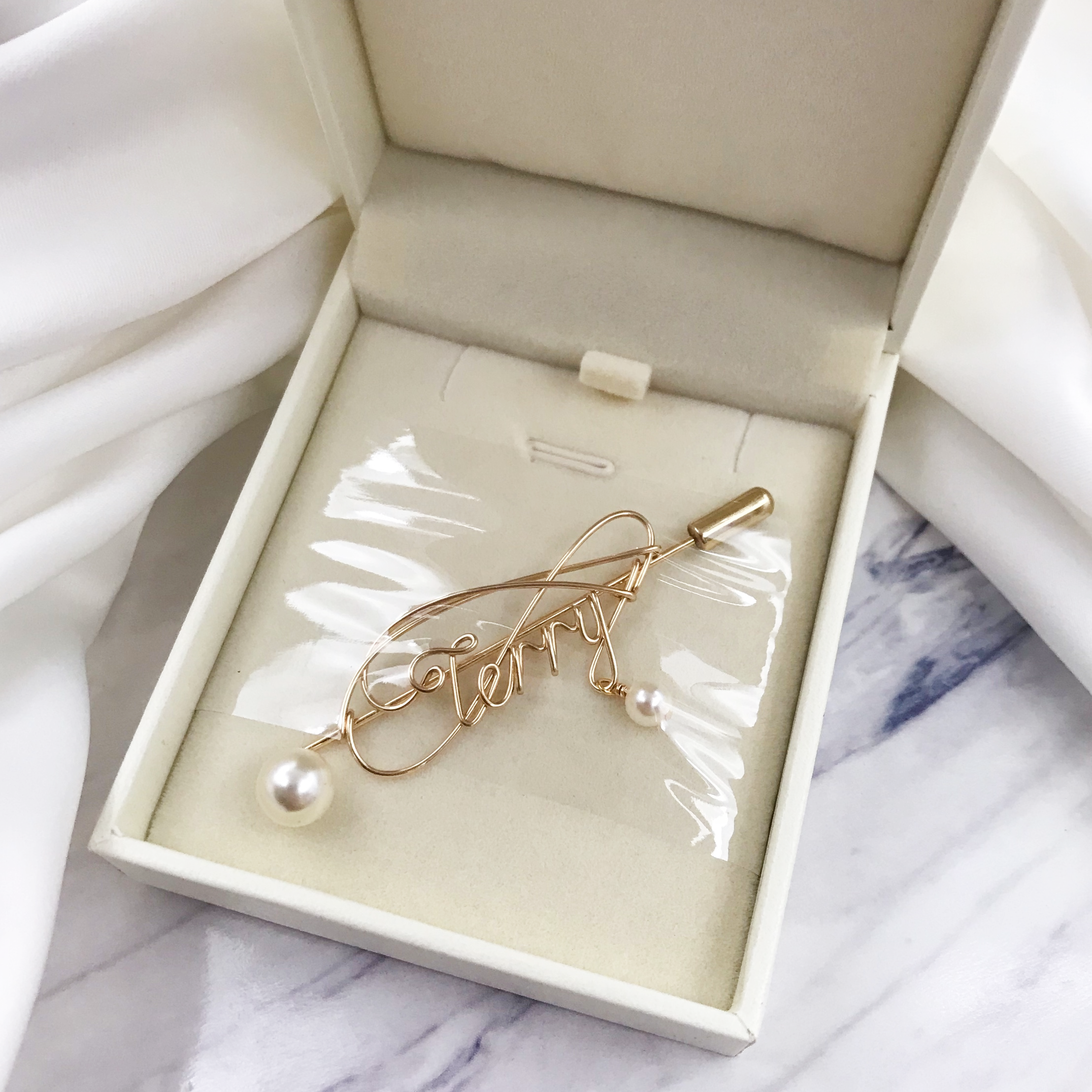 Personalized Wire Name Brooch With Pearl - The Chubby Paw