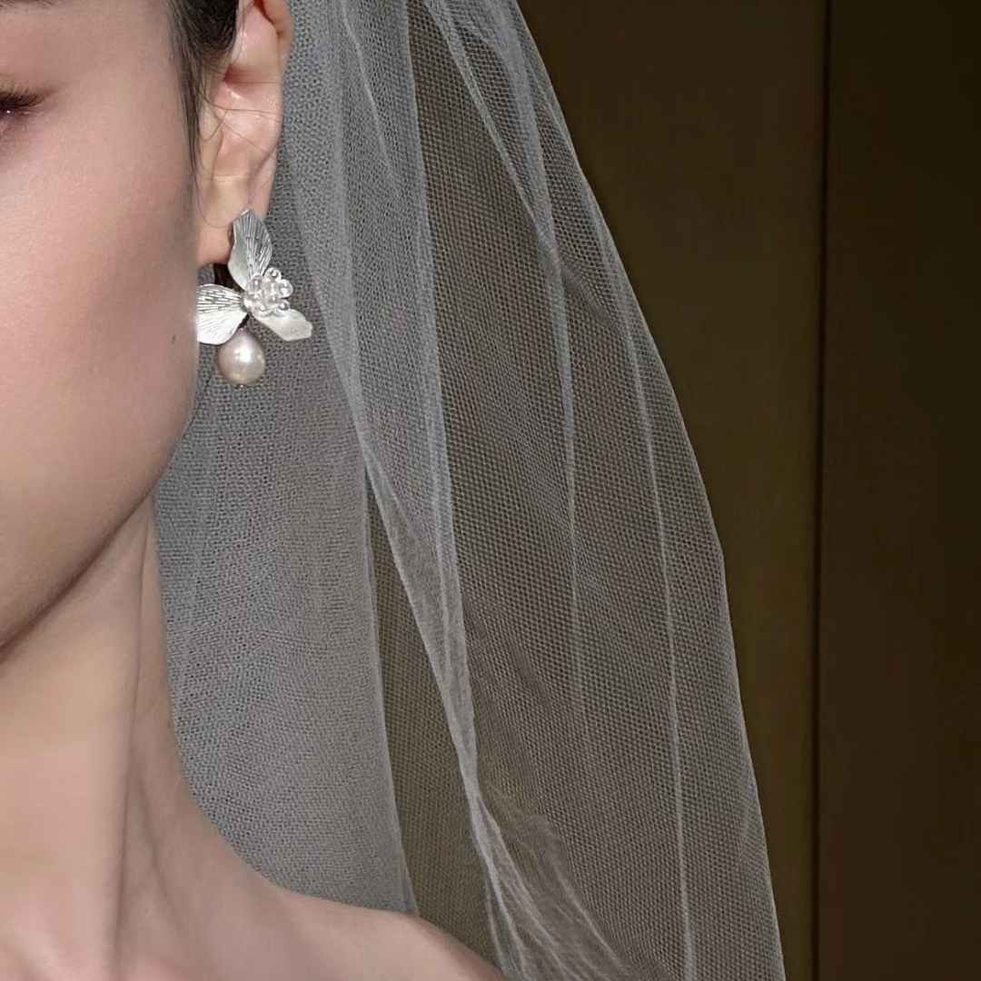 White Flower Pearl Dangle Earrings - Gold Plated Boho Tassel Chain Drop Earrings For Women