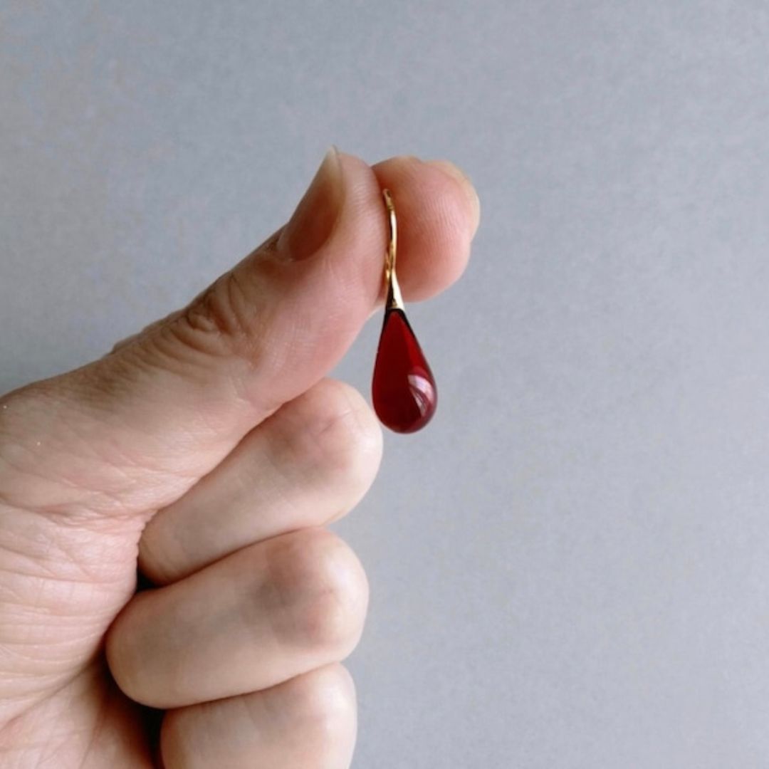 Japan Designer brand Knap handmade jewelry handcrafted teardrop glass stud earrings red..