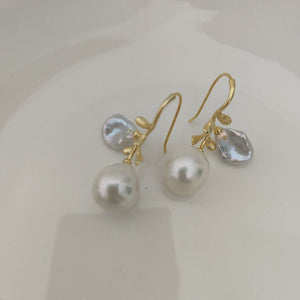 Baroque Pearl Drop Dangle Earrings, Gold Orchid Flower Earrings, Statement Earrings, Handmade Bridal Jewelry Earrings, Gift For Her, Wedding floral earrings, Botanic Baroque Petal Pearl Drop Earrings,Ivory White Keshi Petal Pearl Earrings, Gold leaf earrings