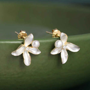 Dainty tiny white flower pearl earrings,White flower with White Enamel Flower Post Earrings, White Statement Earrings, Symbolic white flower studs, White flower earrings, White Hibiscus Glazed Flower Stud Earrings Romantic Wedding Gifts for her